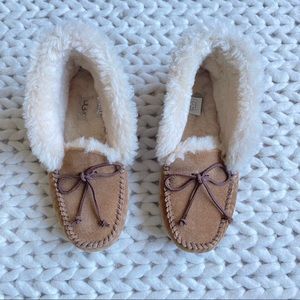 Ugg Alena Moccasin slipper size 8 chestnut